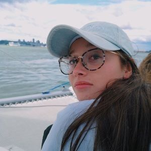 Meet your Posher, Olivia-raphaël